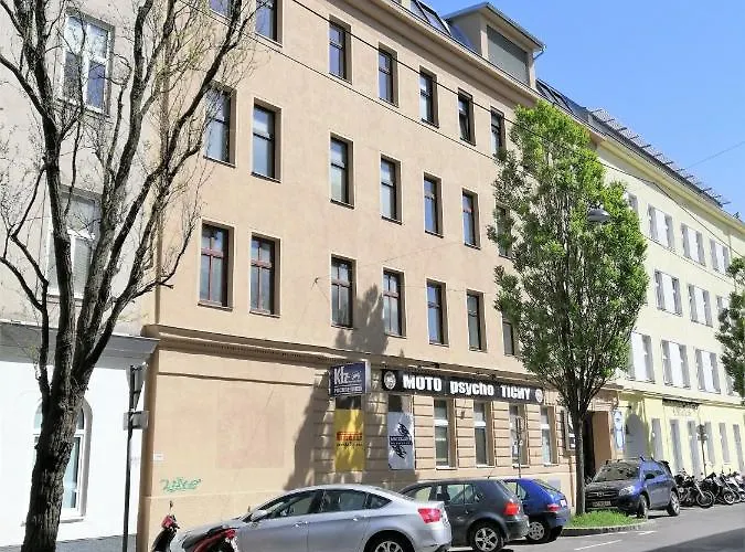 Near Yppenplatz & Brunnenmarkt *