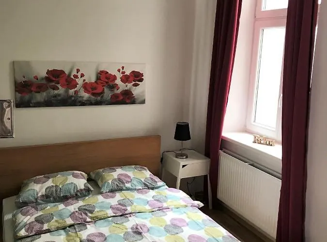 Near Yppenplatz & Brunnenmarkt Апартаменти