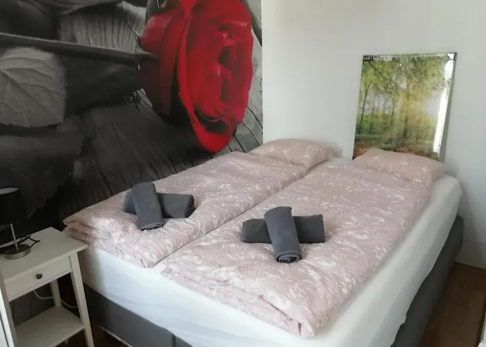 Near Yppenplatz & Brunnenmarkt Апартаменти