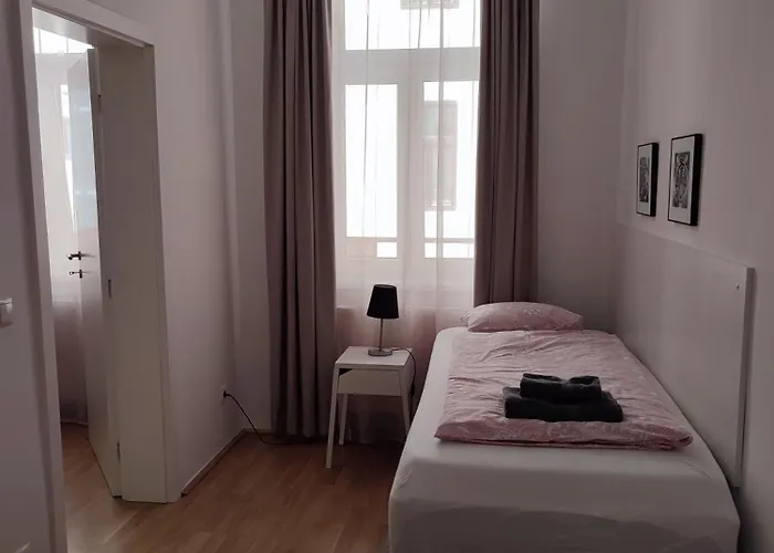 Апартаменти Near Yppenplatz & Brunnenmarkt *