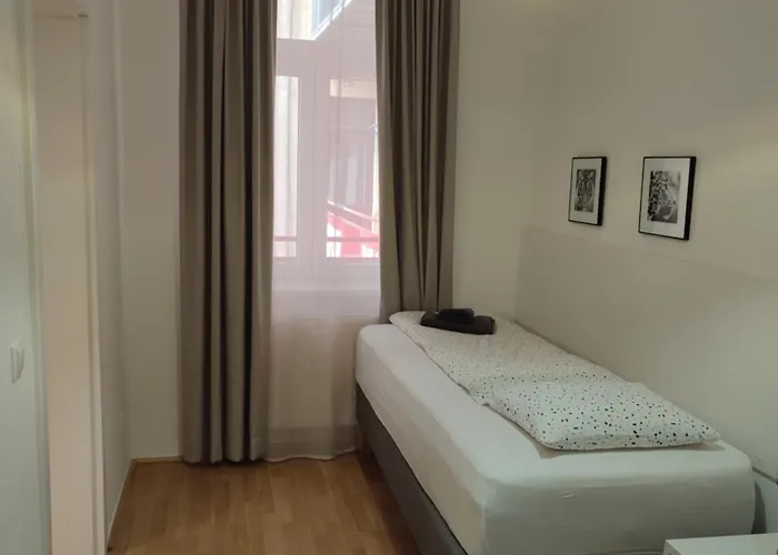 Апартаменти Near Yppenplatz & Brunnenmarkt *