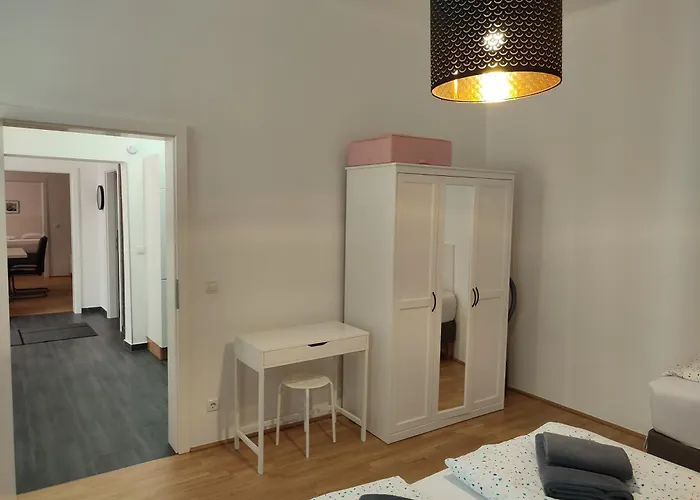 Near Yppenplatz & Brunnenmarkt Апартаменти Відень